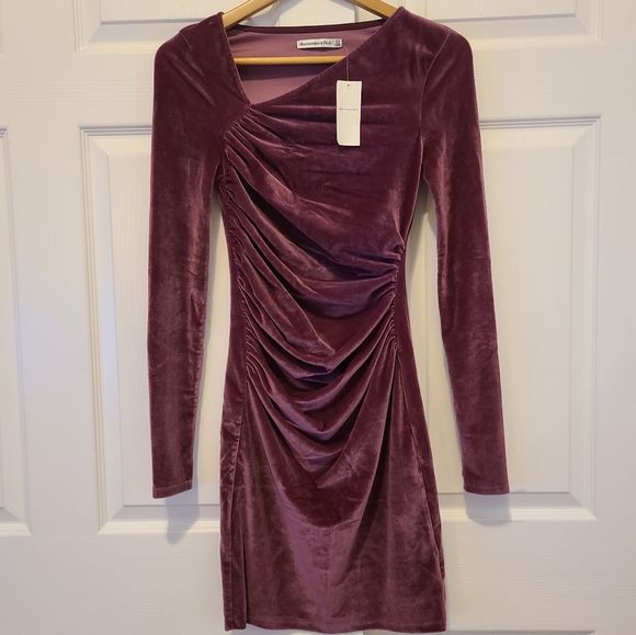 Abercrombie Purple Asymmetrical Ruched Velvet Mini Dress size XS TALL - Picture 2 of 3